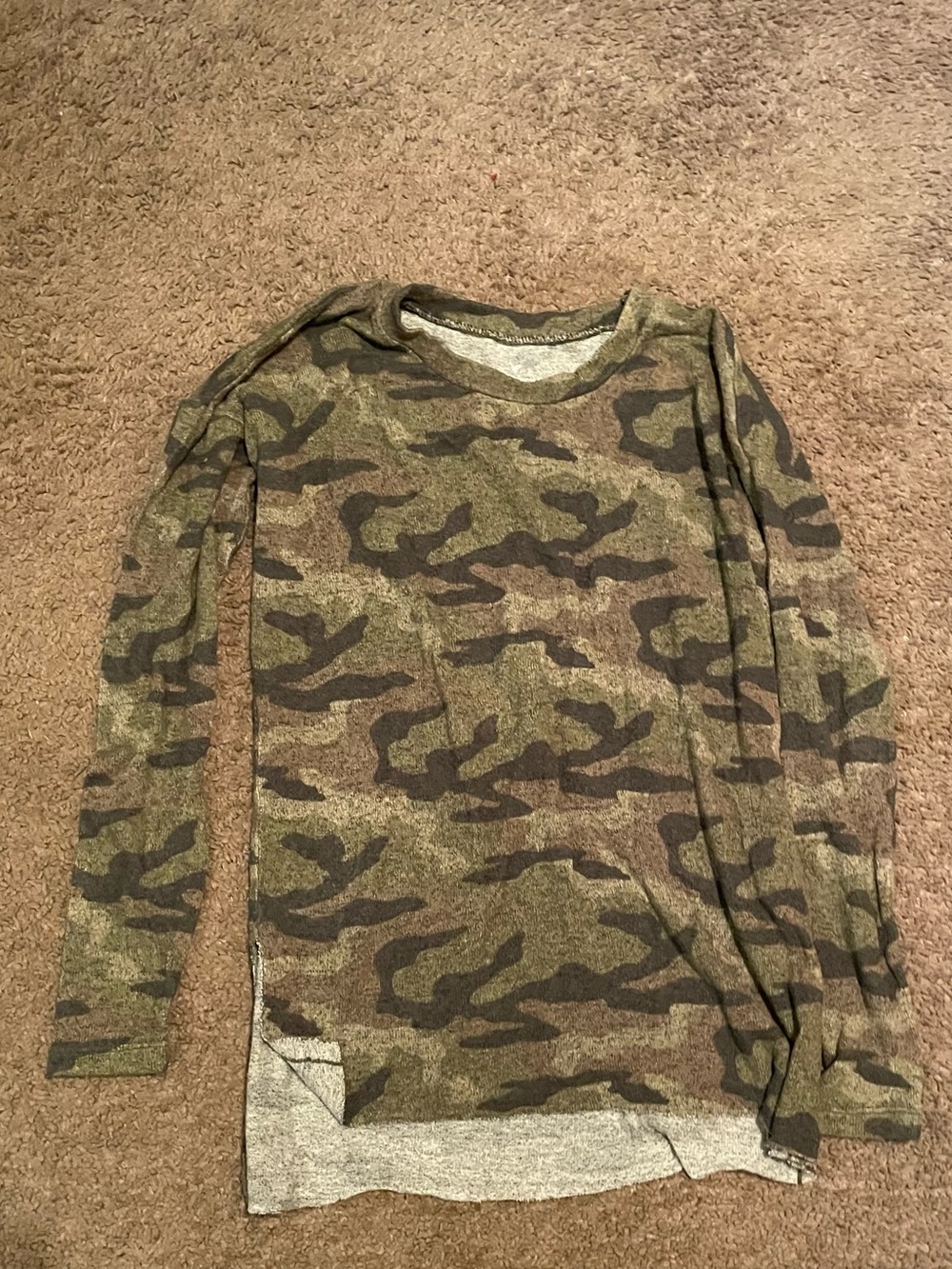 American Eagle Outfitters Green Camo Long Sleeve Top